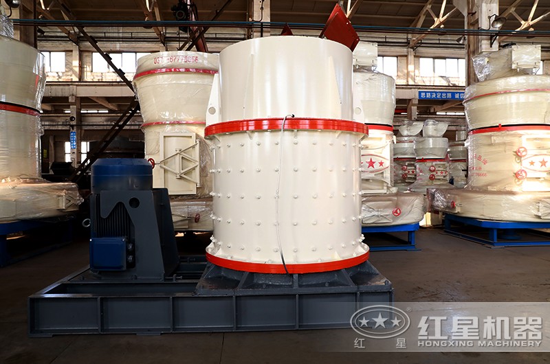 已經生產好準備裝車發往現場的復合破碎機